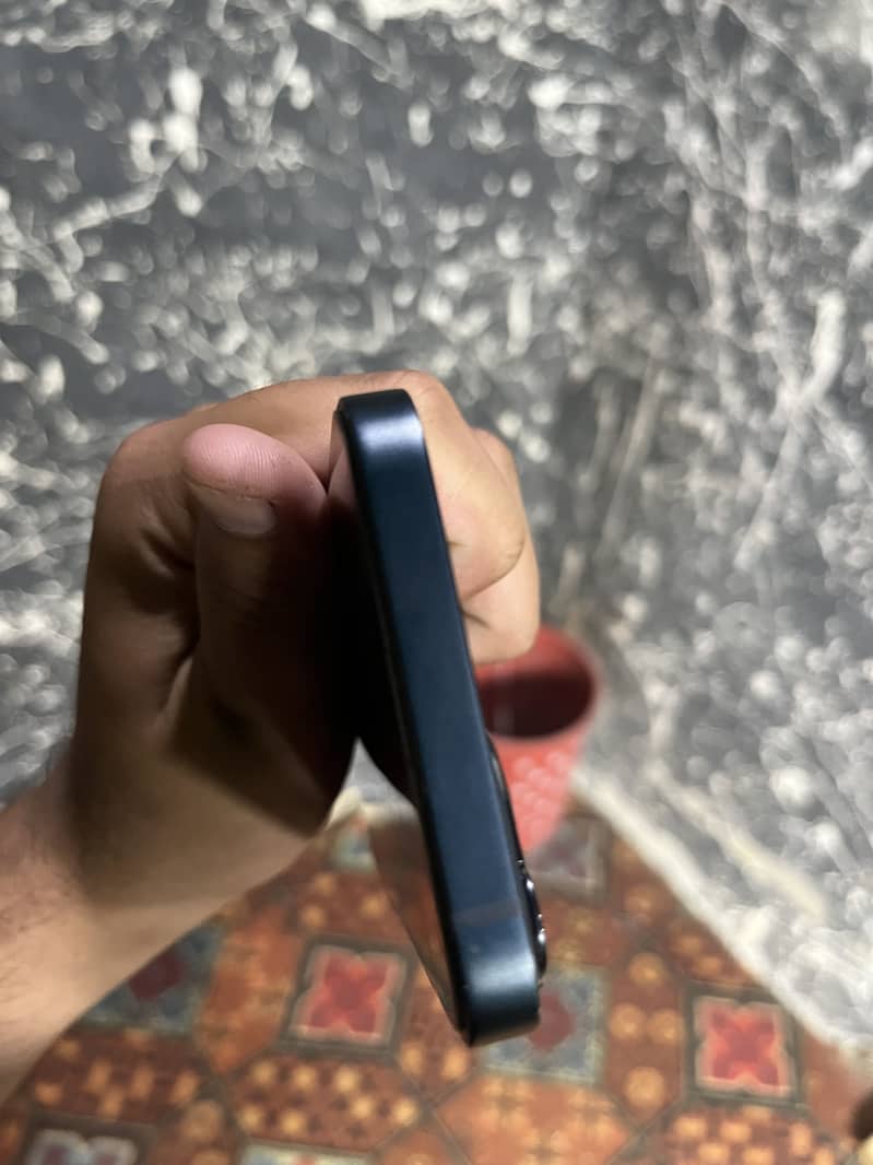 Apple iPhone 13 0