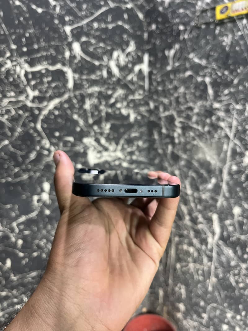 Apple iPhone 13 3