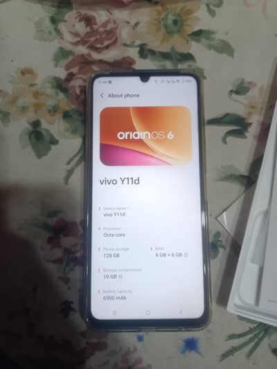 Vivo 11d gold color 6/128 with daba (no charger)