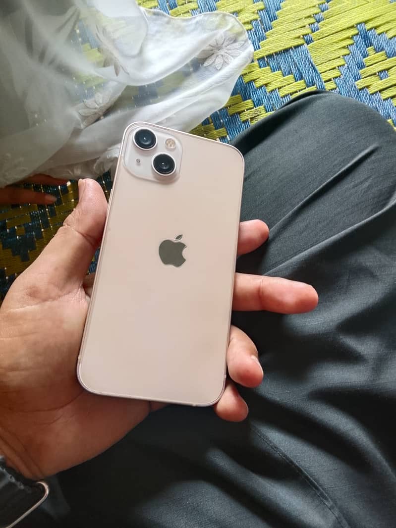 Apple iPhone 13 1