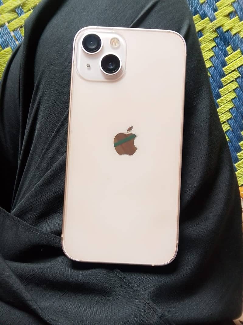 Apple iPhone 13 8