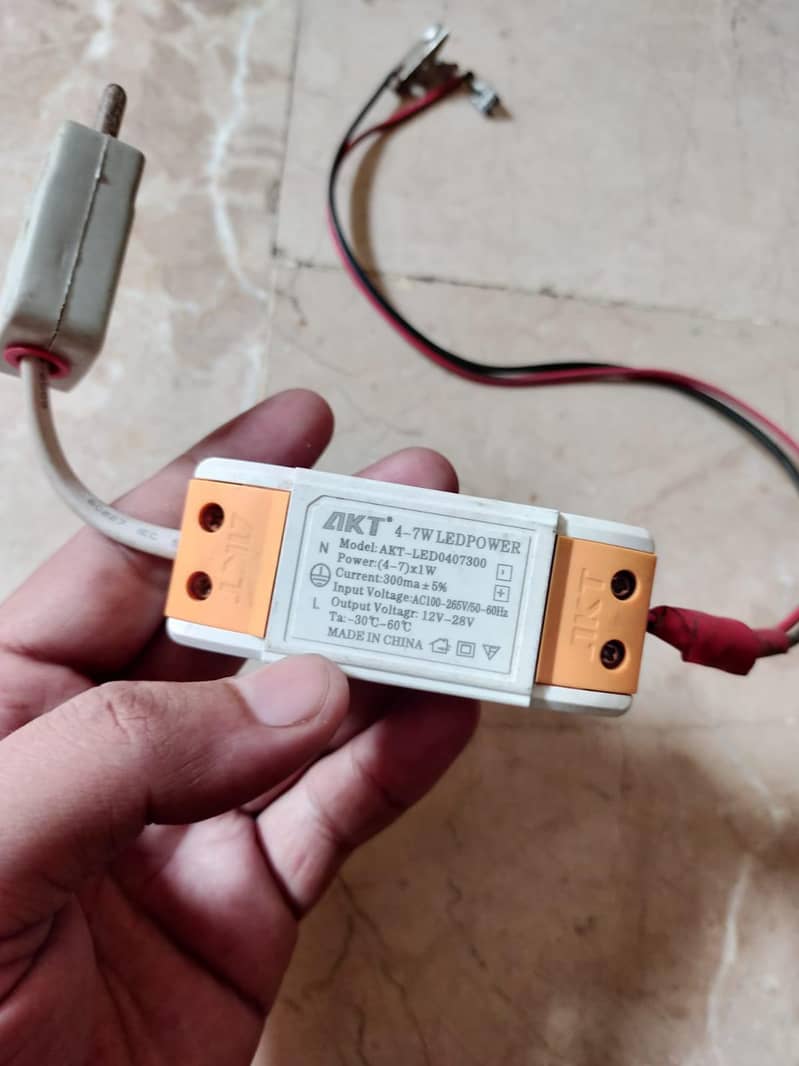 2 Charging Cable hen 8