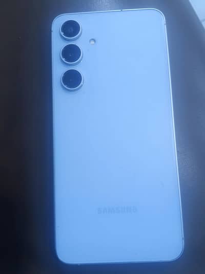 Samsung Mobile S24 fE