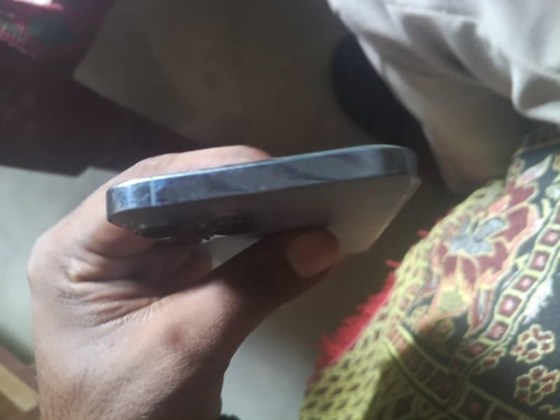 Apple iPhone 13 Pro Max 3