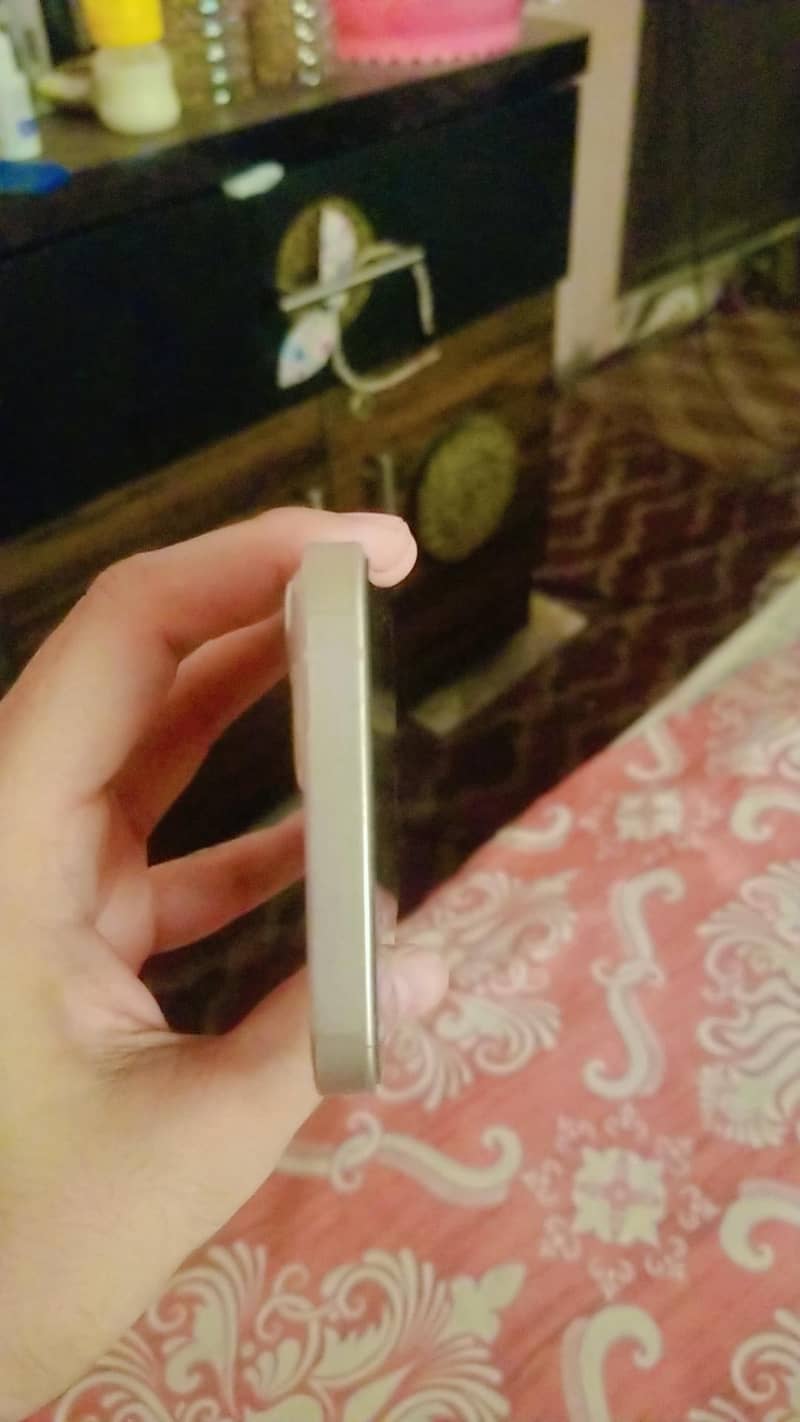 Apple iPhone 13 3