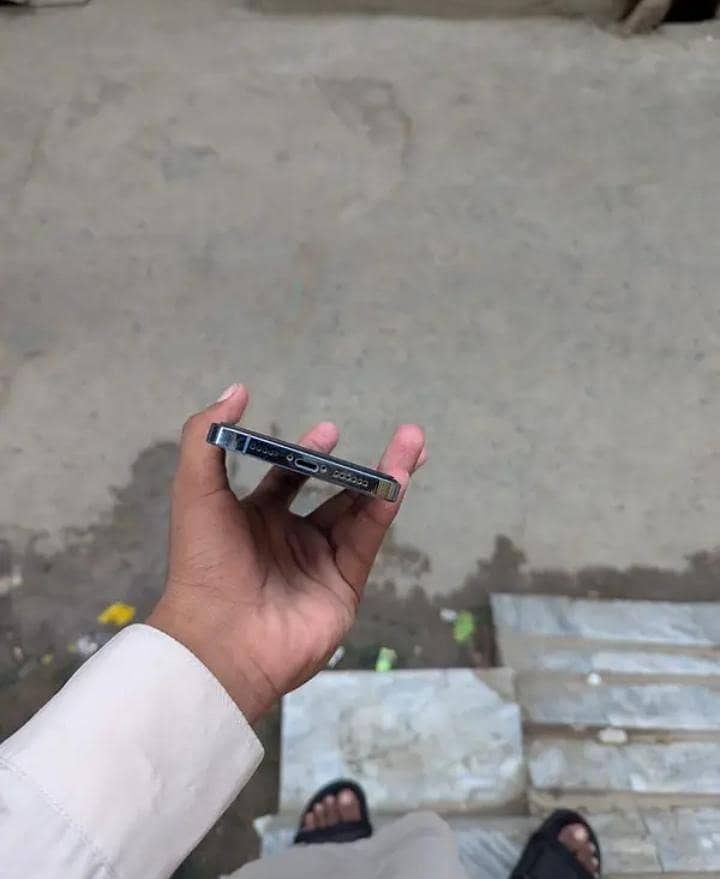 Apple iPhone XR 5