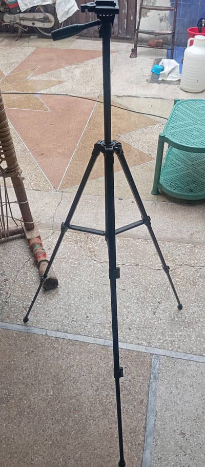 Urgent Sale - 3.5 Ft Camera / Mobile Tripod