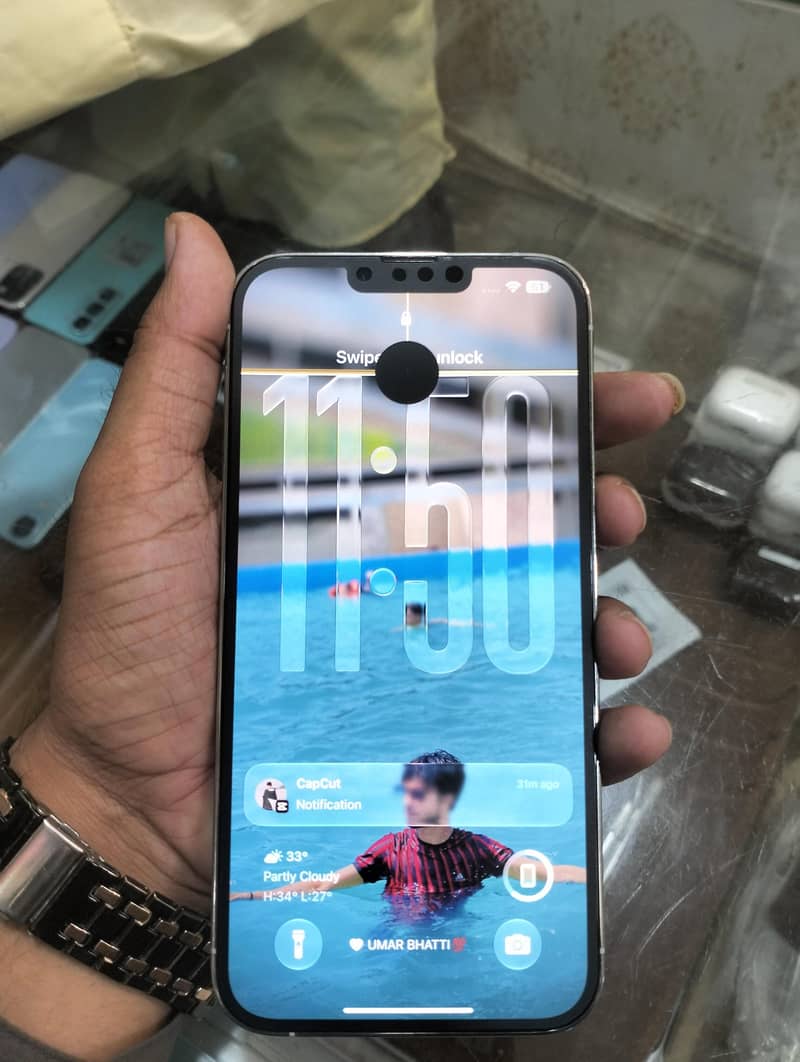 Apple iPhone 13 Pro Max 1