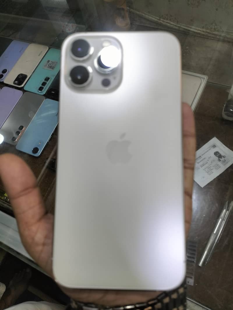 Apple iPhone 13 Pro Max 2
