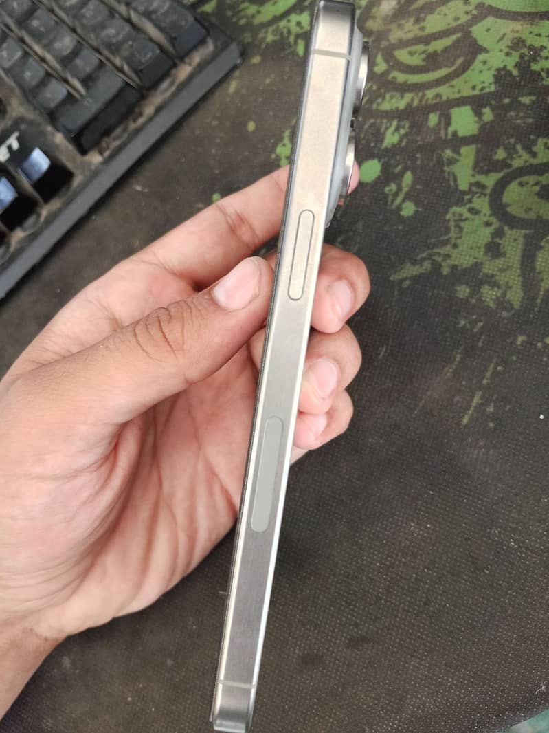Apple iPhone 15 Pro Max 1