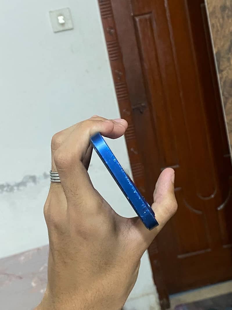Apple iPhone 12 1