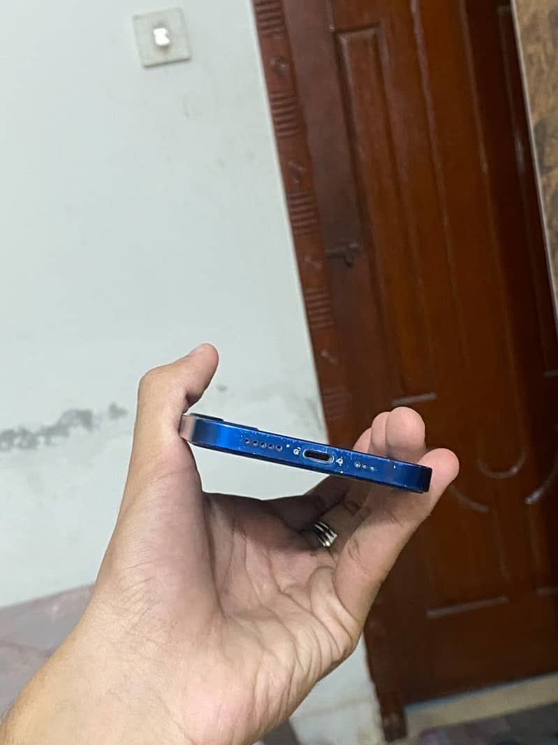 Apple iPhone 12 2