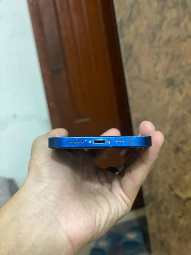 Apple iPhone 12 3