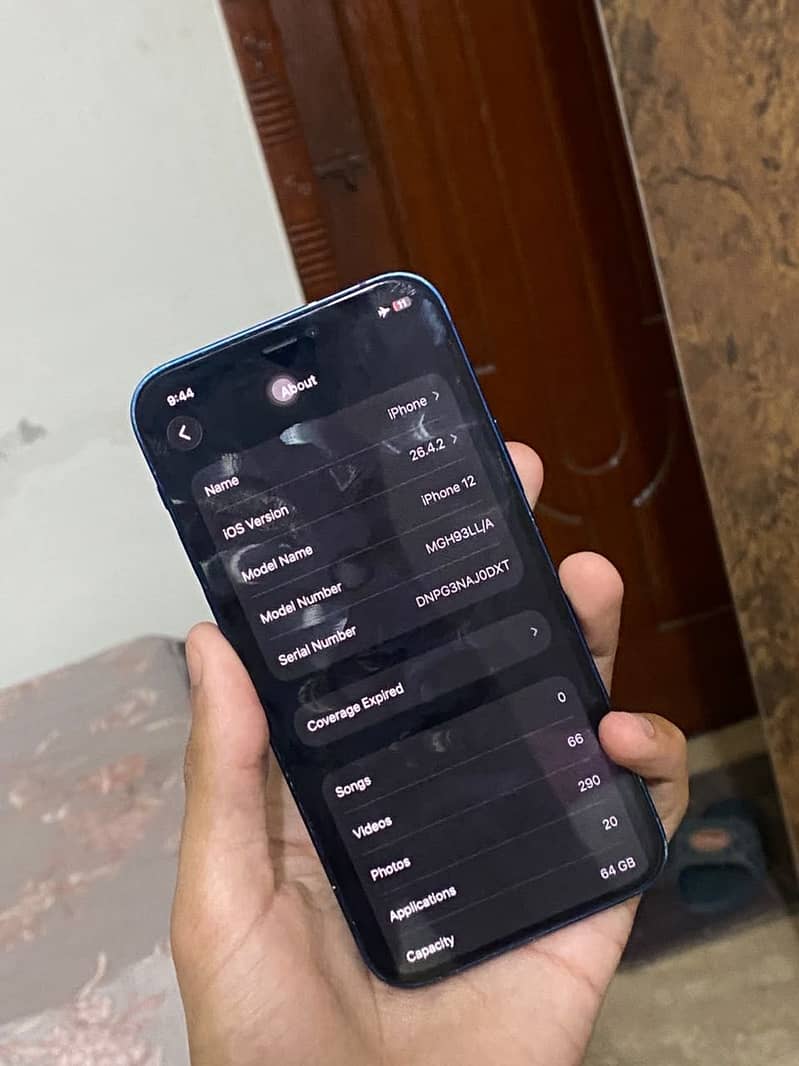 Apple iPhone 12 4