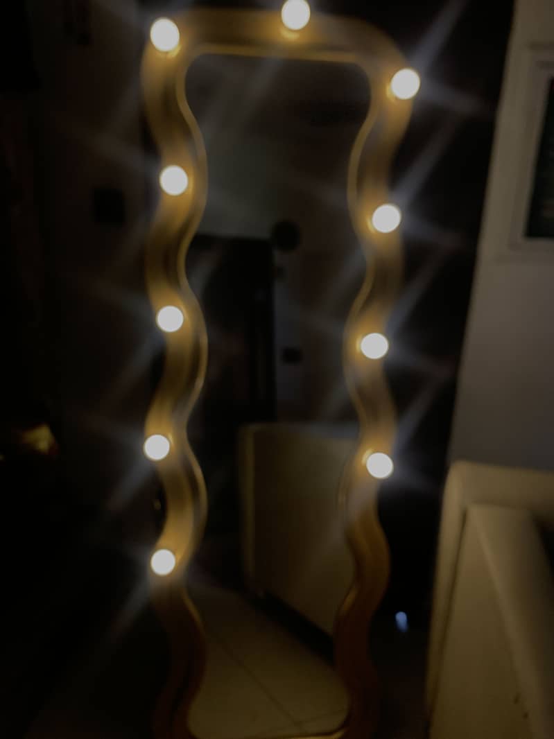 Standing mirror 3