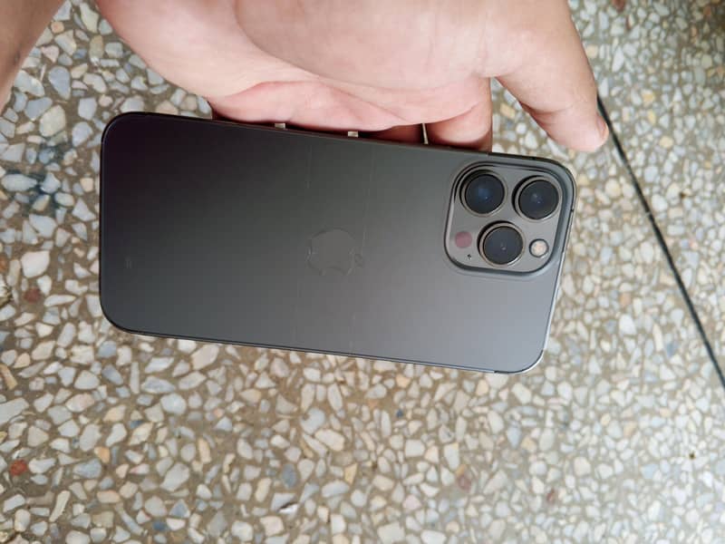 Apple iPhone 13 Pro Max 6