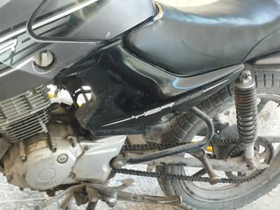 Yamaha ybr 125 golden num