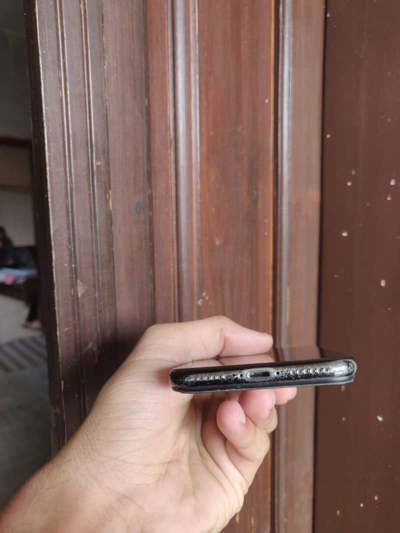 Apple iPhone X 5