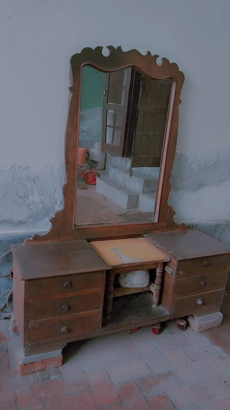 Dressing Table 0