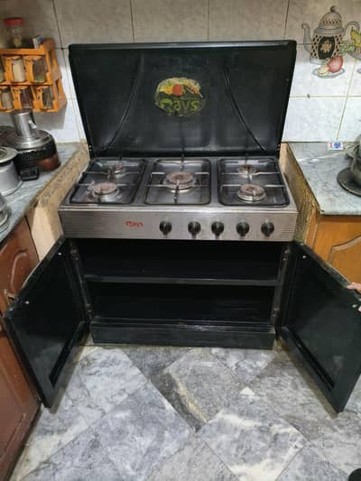 Rays 5 stove cooking range with bottom cabinets