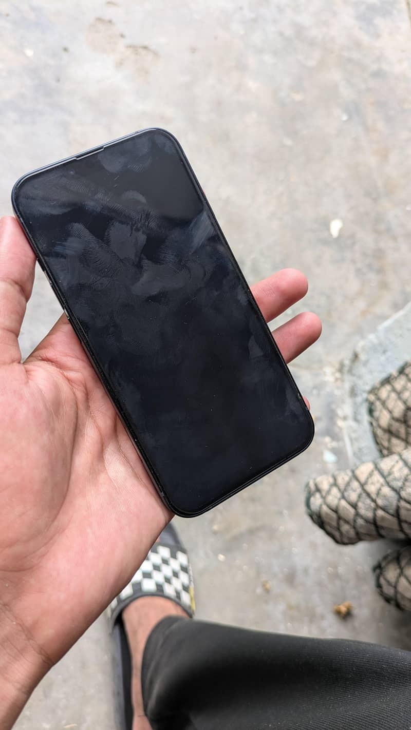 Apple iPhone 13 1