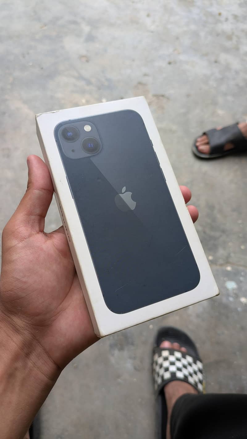 Apple iPhone 13 7