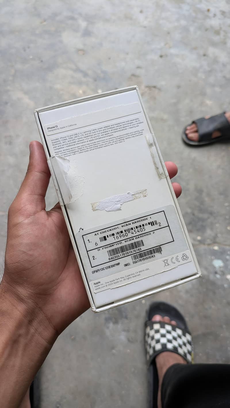Apple iPhone 13 8
