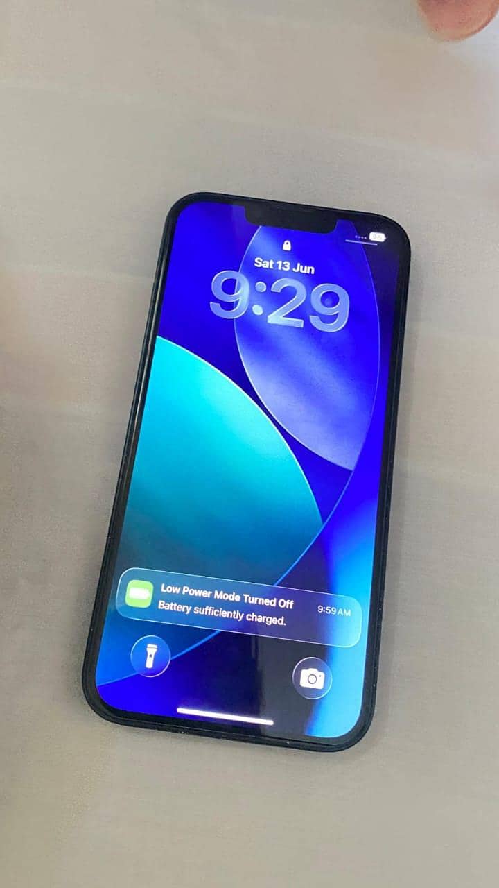 Apple iPhone 13 5