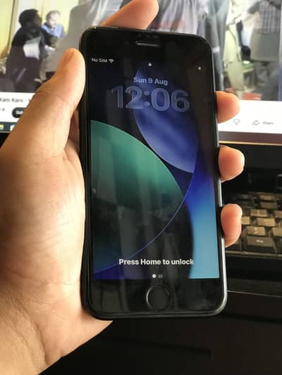 Apple iPhone SE