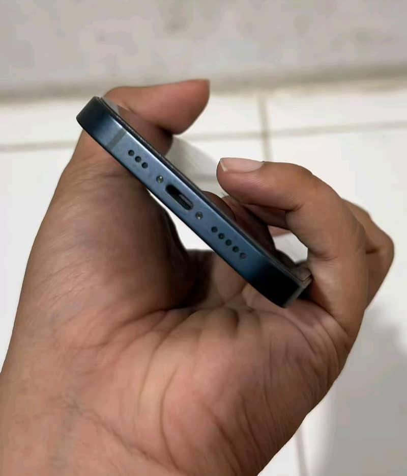 Apple iPhone 13 1