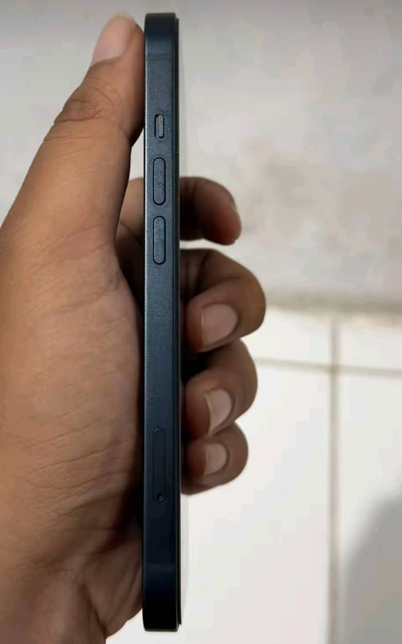 Apple iPhone 13 3
