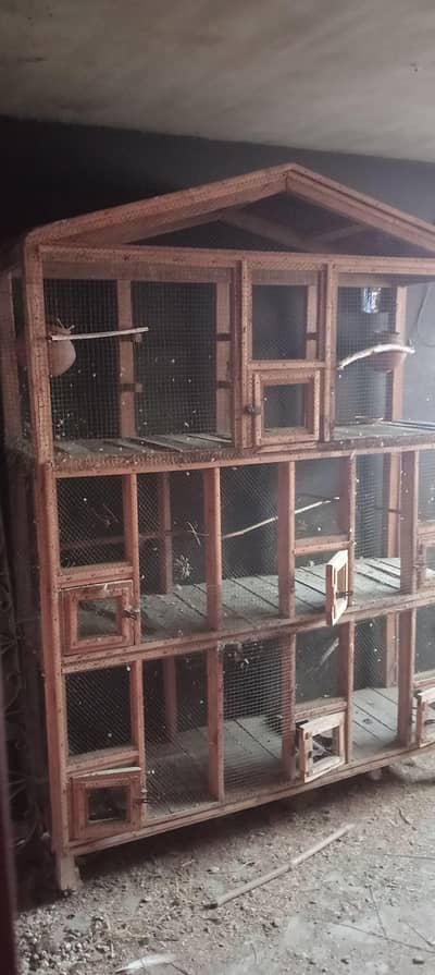 Bird cage All useed acha bari cage he  contact nbr 03016664484