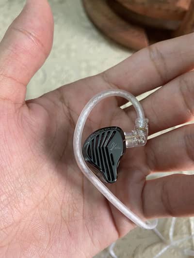 GK Kunten IEM 3.5mm with Mic, Used 4 days, With box and accessories