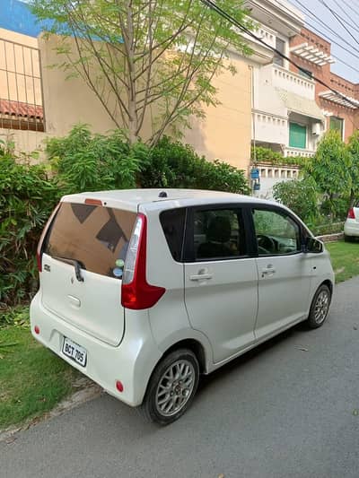 Mitsubishi Ek Wagon 2017. price is final. rounf shaver. 3 owner.