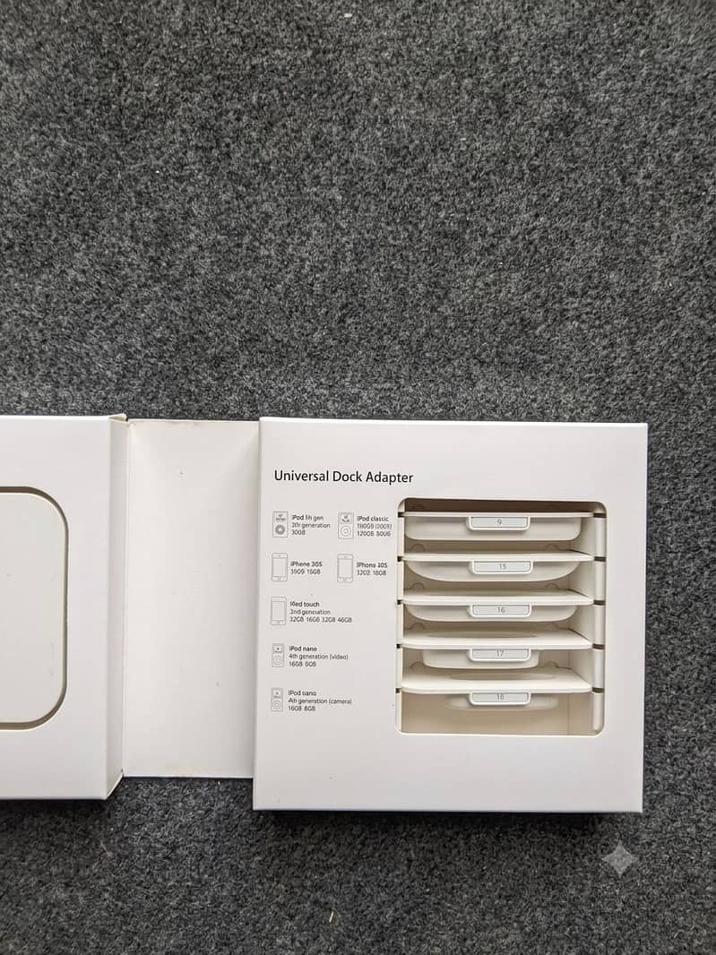 Apple Universal Dock with Remote & Adapters 1