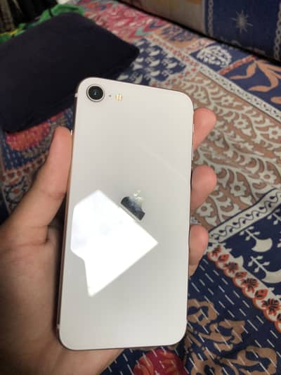 Apple iPhone SE3 84 helath mdm waterpack 10/10 condition