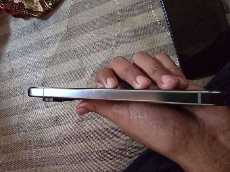 Google Pixel 9 Pro 4