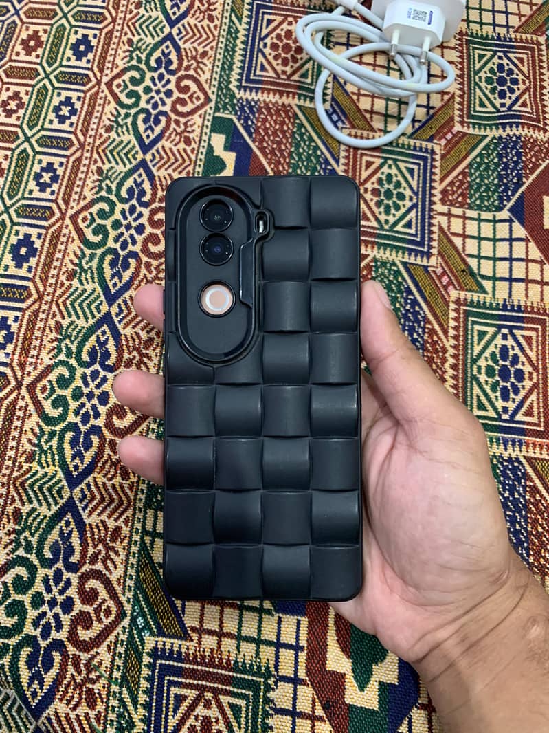 Vivi V40e 3