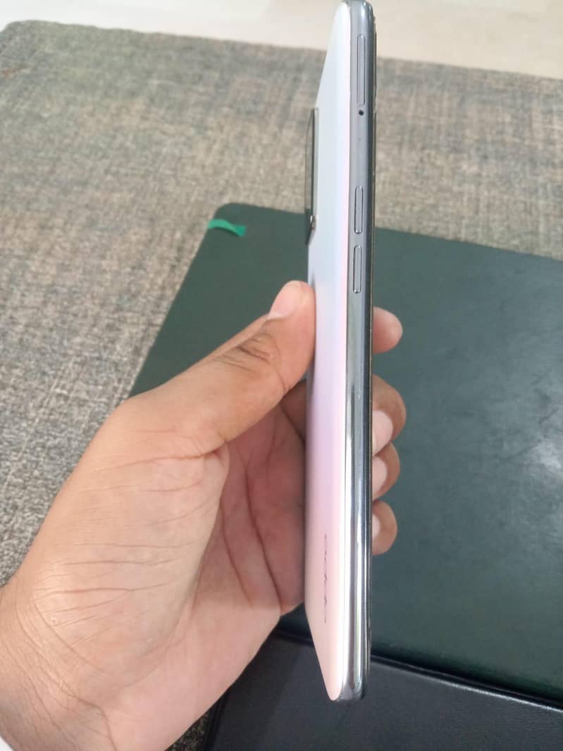 OPPO A95 1