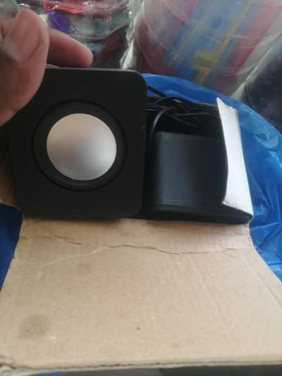 daiso usb mini speaker 3w_2 good condition