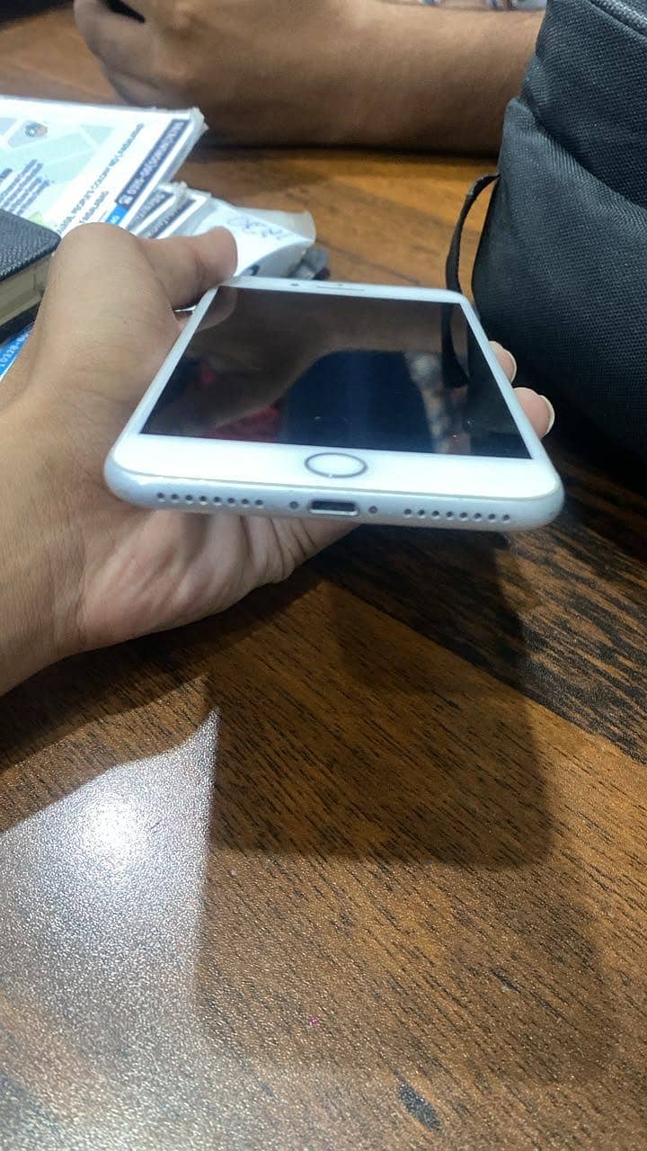 Apple iPhone 7 Plus 3