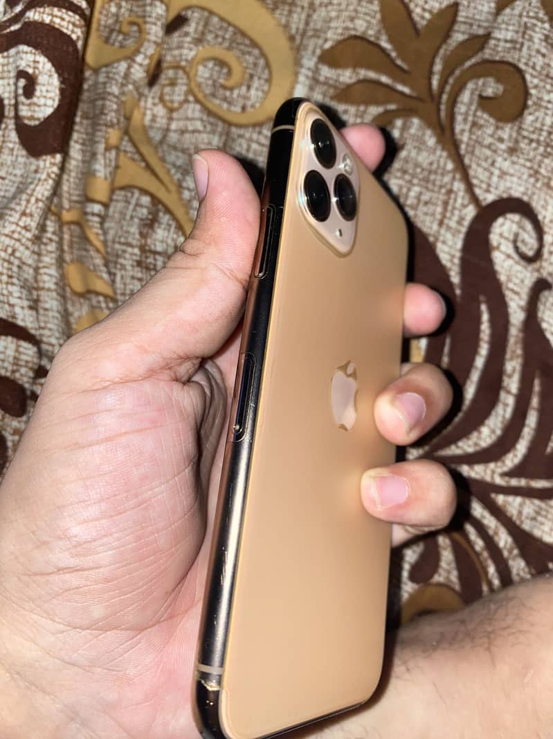 Apple iPhone 11 Pro 2
