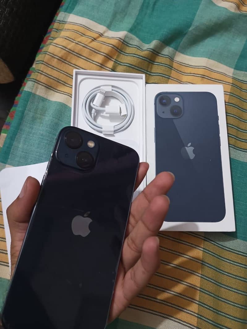 Apple iPhone 13 0
