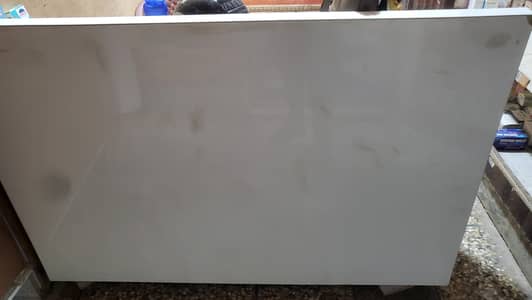 White receptionist counter for urgent sale