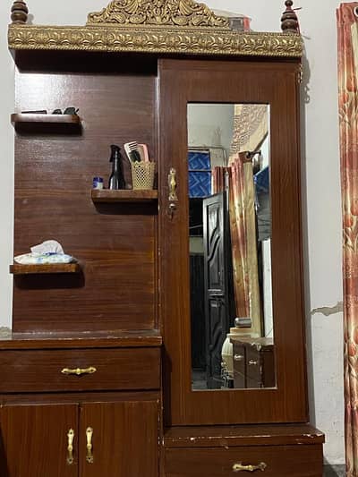 Wooden Dressing Table – Good & Sturdy
