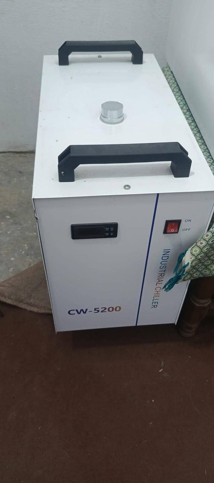 Acralic CO2 Machine Cutting 3