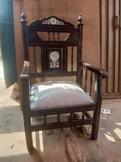 4 seater sofa best condition 12000 price multan 03126855833