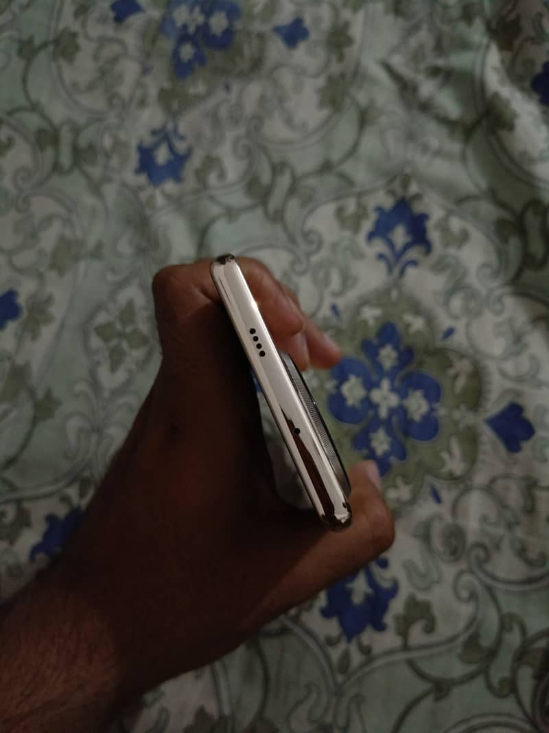Tecno CAMON 30S 3
