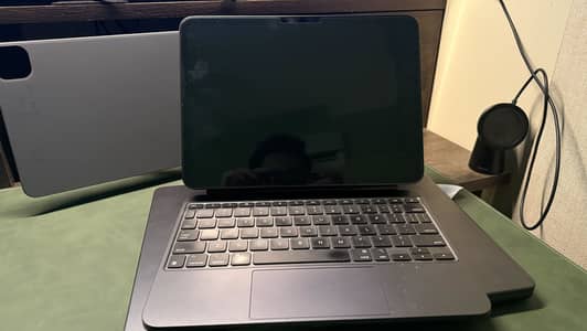 iPad Pro m4 11 inch with Magic Keyboard