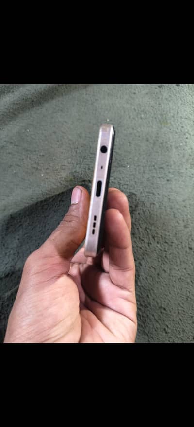 OPPO F21 Pro